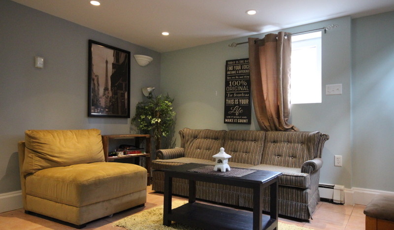 Nicely decorated living room